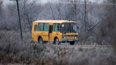 Автобус со школьниками загорелся в Алтайском крае — видео
