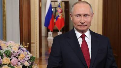 Песков: Путин "так или иначе" поздравит россиянок с 8 Марта