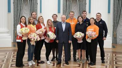 Песков рассказал о планах Путина чаще проводить встречи с волонтерами