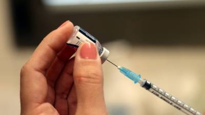 В Израиле начали прививать переболевших, арабская молодежь отказывается от вакцины