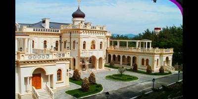 Журналисты заявили, что нашли дворец патриарха Кирилла недалеко от дворца Путина в Геленджике, видео - ТЕЛЕГРАФ