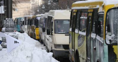 В Тернополе маршрутчик купил водительское удостоверение и перевозил пассажиров