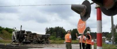 В Бельгии товарный поезд протаранил грузовик. Погиб украинец