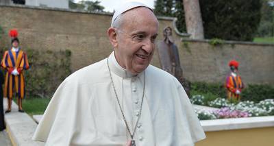 Папа Римский Франциск прибыл с апостольским визитом в Ирак. Видео