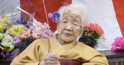 Олимпийский огонь в Японии повезет на инвалидной коляске 118-летняя Канэ Танака (фото)