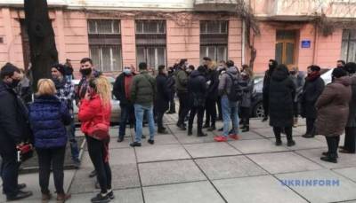 В Черновцах рестораторы вышли на «карантинный» протест (ФОТО)