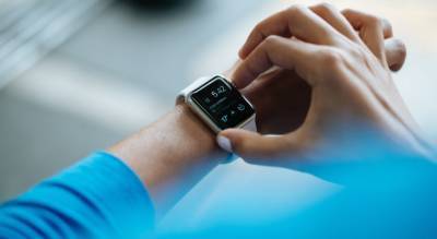 Жительницы Чувашии получат на 8 Марта умные часы от "МегаФона"