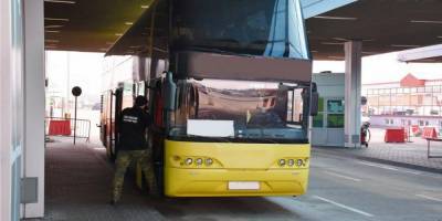 Польские пограничники не пустили автобус из Украины из-за инфицированного пассажира