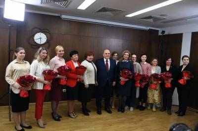 Мишустин поздравил новосибирских женщин-ученых с наступающим 8 Марта