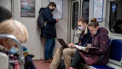 Суд подтвердил законность запрета на провоз оружия в метро Петербурга