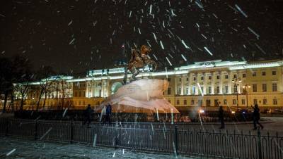 В Петербург возвращаются метель и морозы