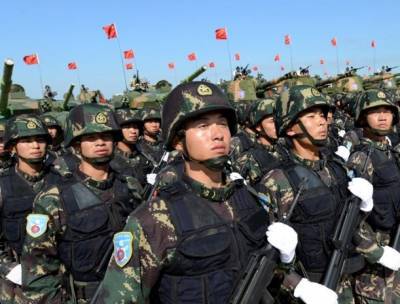 Китай увеличивает военный бюджет и планирует оборону на 100 лет