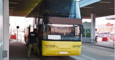 Знал о положительном тесте на COVID-19: в Польшу через одного инфицированного не пропустили автобус с 25 украинцами