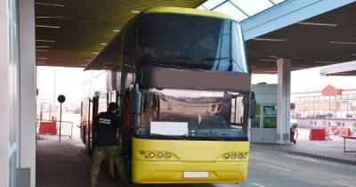 Польша не пропустила автобус с украинцами: пассажир заявил, что у него COVID