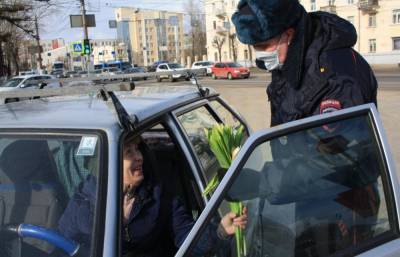 «Авторадио Тверь» и УГИБДД по Тверской области поздравили женщин-водителей