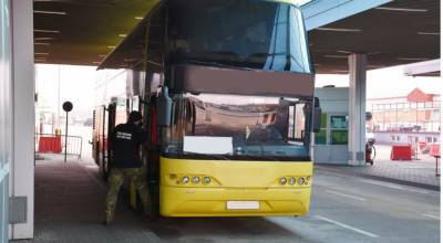 Из Польши завернули украинский автобус: пассажир заявил, что у него COVID-19
