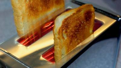 Как правильно пользоваться тостером — лайфхаки, которые защитят от пожара