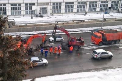 Во Владимире на Большой Нижегородской устраняют последствия коммунальной аварии