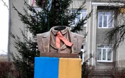 На Прикарпатті осквернили пам’ятник Шевченка