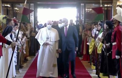 Папа римский Франциск прибыл в Ирак для встречи с руководством страны