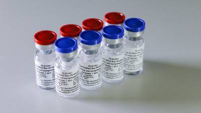 "Спутник V" поднялся на вторую строчку по популярности среди вакцин от COVID-19 в мире