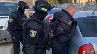 На Днепропетровщине поймали одного из полицейских топов, который обложил данью весь район