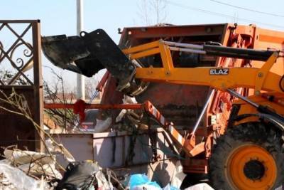 В Махачкале после двухмесячного перерыва возобновили механизированную уборку мусора