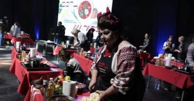 В Киеве начался фестиваль борща: 25 регионов соревнуются в приготовлении блюда (фото)