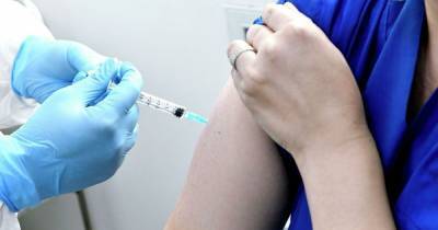 Врачи показали побочную реакцию на вакцину против Covid-19 от Moderna (фото)