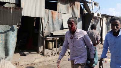 При взрыве в Сомали погибли минимум 20 человек