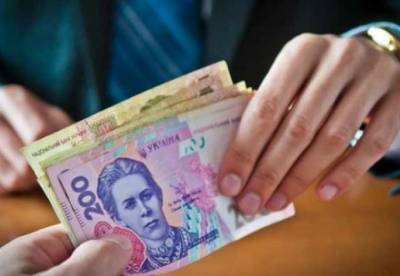 Украинцам готовят "сюрприз" с денежными переводами: кого коснется