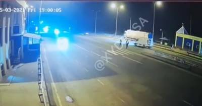 В Сети появилось видео момента смертельного ДТП с патрульным авто в Одесской области