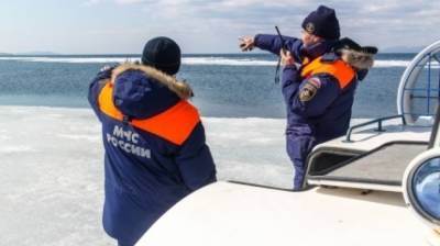 МЧС отправилось на помощь горящему судну с 30 рыбаками в Японском море