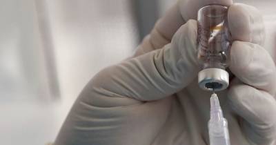 Франция может заблокировать поставки вакцин от коронавируса