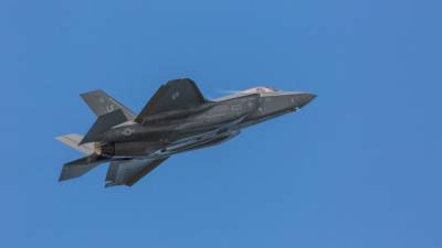 США перебросили три дополнительных истребителя F-35 на Аляску