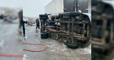 На трассе "Харьков-Симферополь" столкнулись два грузовика: один человек погиб, еще двое пострадали