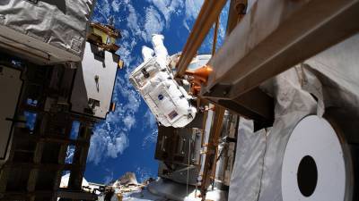 Космонавты заделали трещину в российском модуле МКС