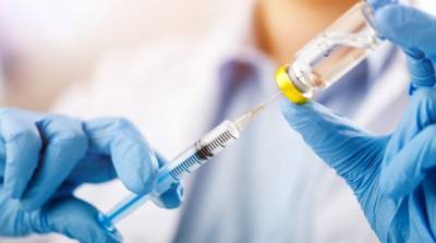 Вакцинация: прививку получили почти 16 тысяч украинцев