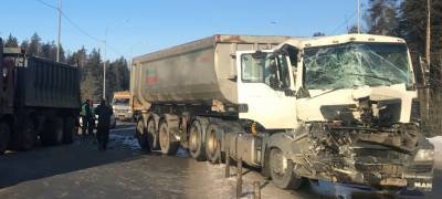 Движение восстановили на подъезде к Петрозаводску, где столкнулись грузовики
