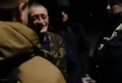 "Он покраснел, смотри": в Киеве пьяный водитель устроил полицейским "шоу", видео