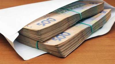 Глава налоговой Украины сказал, сколько миллиардов долларов уходит в "тень" на зарплаты "в конвертах"