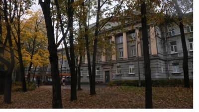 КГИОП отказался включать здание ВНИИ целлюлозно-бумажной промышленности в список памятников