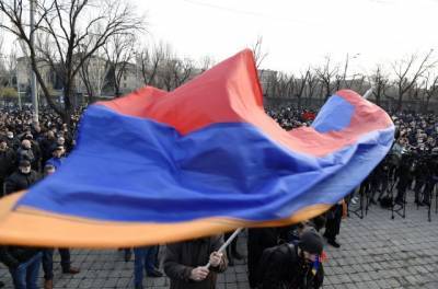 Митинг отставных военных прошел у здания Минобороны Армении