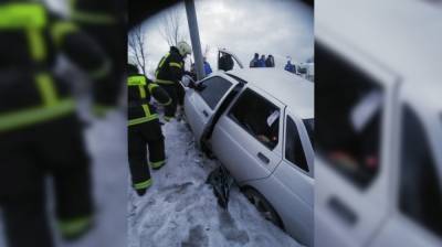 Появилось фото аварии на воронежской трассе, в которой разбились парень с девушкой - vestivrn.ru - район Новохоперский