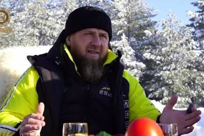 Кадыров показал видео с совещания в горах на морозе