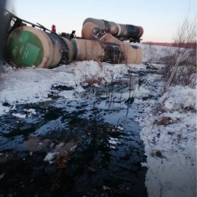 В Хабаровском крае площадь загрязнения нефтью из-за схода цистерн составила 400 "квадратов"