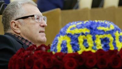 Жириновский перед 8 марта призвал запретить импорт цветов