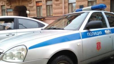 Полиция Петербурга нашла 11 "резиновых квартир" с мигрантами
