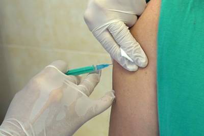 Главный инфекционист США похвалил российскую вакцину «Спутник V»