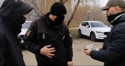 В Мелитополе разгорелся конфликт между "сарматовцами" и ГБР из-за парковочного места
